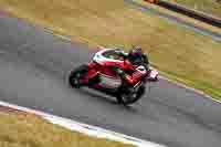 brands-hatch-photographs;brands-no-limits-trackday;cadwell-trackday-photographs;enduro-digital-images;event-digital-images;eventdigitalimages;no-limits-trackdays;peter-wileman-photography;racing-digital-images;trackday-digital-images;trackday-photos